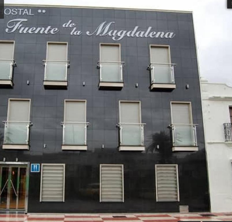 ホテル Fuente De La Magdalena Santa Amalia エクステリア 写真
